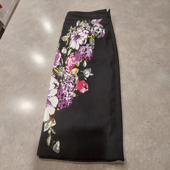 CLEO Women's Black Lined Straight Skirt with Floral Print on Front/Back - Sze 10 - Picture 6 of 8